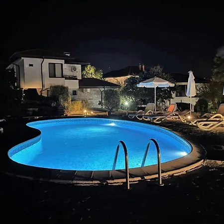 Rada, Bay View Lägenhet