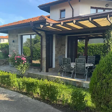 Rada, Bay View Lägenhet Kosharitsa